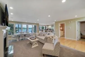 The Beach House - Cedar