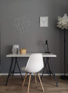 Spacious apartment in hip neighborhood