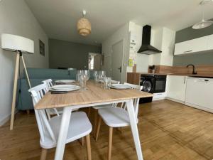 Appartements Superbe T2 Neuf Centre Ville Wifi Terrasse Netflix : photos des chambres