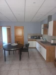 Appartements Apprt cosy 2 pers. Avec poele et propriete grillagee securisee : photos des chambres