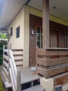 Nellies Tourist Inn- Port Barton