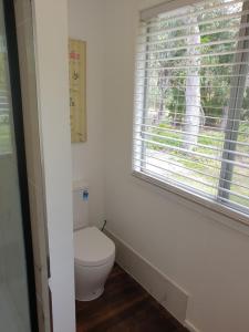 Yellow Cottage - bush and beach