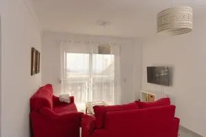 Precioso piso de 3 dormitorios, cocina y 1 baño - 卡尼利亚斯-德阿尔拜达