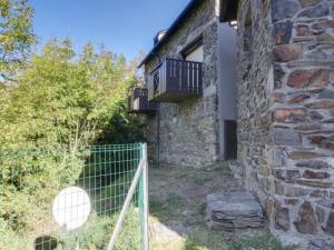 Appartement T3 Duplex 6 Pers. avec Cheminée et Balcon à Esquièze-Sère - FR-1-402-70