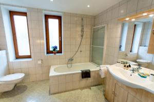 Ski-n-Lake City Apartments