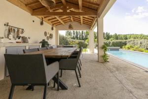 Maisons de vacances Onze Villa in Provence, Mont Ventoux, New Luxury Villa, Private Pool, Stunning views, Outdoor Kitchen, Big Green Egg : photos des chambres