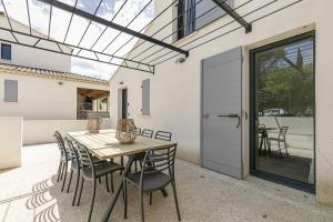 Maisons de vacances Onze Villa in Provence, Mont Ventoux, New Luxury Villa, Private Pool, Stunning views, Outdoor Kitchen, Big Green Egg : photos des chambres