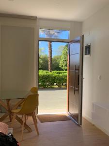 SUPER OFERTA NOVIEMBRE en la playa apartamento pie de playa YELLOW, un lujo, totalmente nuevo, también para tu mascota