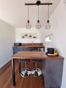 Chalets Fully renovated Chalet privatif suite romantique love balneo : photos des chambres