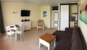 Seaview apartment near the beach