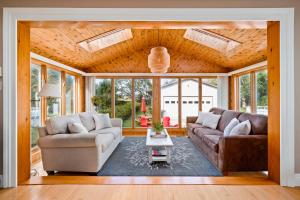Sunroom on Maple