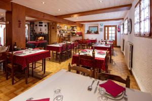 Hotels Logis Hotel Restaurant L'ancienne Auberge : photos des chambres