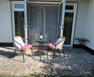 Kates Place bedroom ensuite close to Donegal town