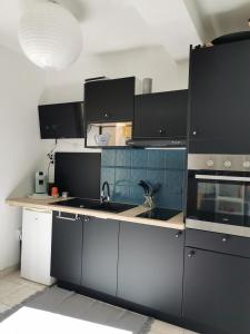 Appartements Meze, charmant petit studio proche port : photos des chambres