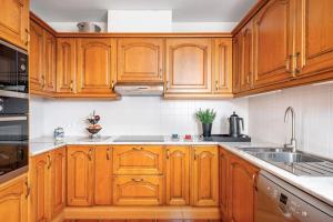 Urb Villa with pool by Costarentals- Ref 139