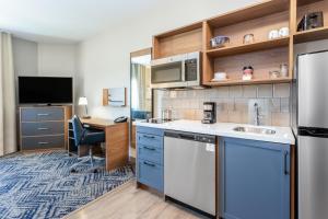 Studio Suite room in Candlewood Suites Grand Junction an IHG Hotel