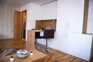 Demir Apartmani