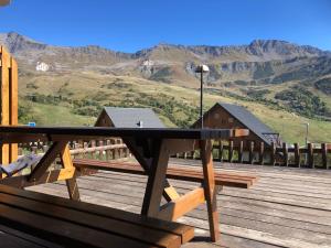 Appartements Appartement avec terrasse magnifique vue montagne : photos des chambres