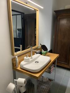 Suite privée avec accès jardin en coeur de village