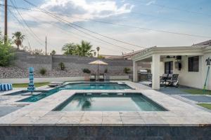 Heated Pool & Spa - Winterhavens Oasis