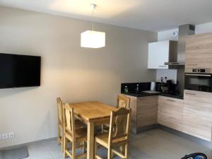 Maisons de vacances VAUJANYLOCATIONS - Domaine du Patre : photos des chambres