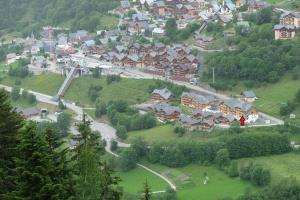 Maisons de vacances VAUJANYLOCATIONS - Domaine du Patre : Suite 2 Chambres