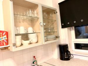 Central 1-Bed Apt Sleeps 4 5 mins to Station