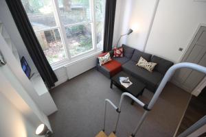 Well Appointed Garden Condo in Kensington Olympia