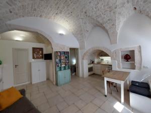 Casa messapica : casa indipendente in pietra