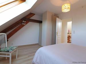 Maisons de vacances Gite Le Pin-la-Garenne, 4 pieces, 8 personnes - FR-1-497-155 : photos des chambres