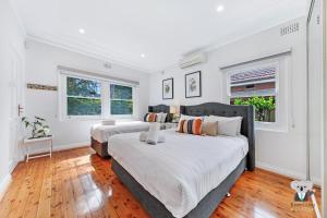 KozyGuru | Rockdale | Spacious Modern 2 Bedrooms Holiday Home