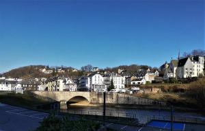 Bouillon, au faubourg de France, face à la Semois