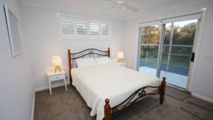 Lindyloo 13 Binda St, Hawks Nest