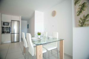 NEW Stunning ground floor Apartment with Jacuzzi