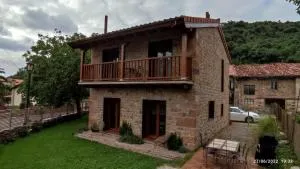 El Nogal de Hualle - Ayuela