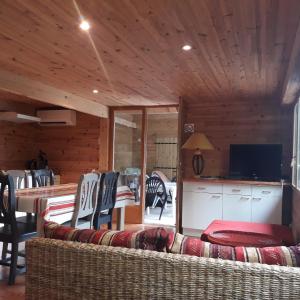 Chalets la cabane au fond du jardin : photos des chambres