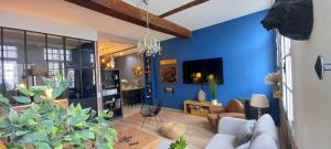 LA ROCHELAISE : Appartement calme & somptueux dans lhyper centre.