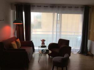 Appartements Les Obiones, Fort Mahon Plage, magnifique studio cabine 4p vue laterale mer avec balcon , parking prive gratuit, wifi, classe 2 etoiles, exposition plein sud en Baie de Somme : photos des chambres