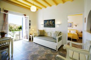 Golden Beach Hotel & Apartments Tinos Greece