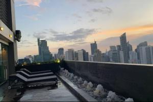 Makati - Sleeps 2 - Pool - Cinema - Gym - Garden