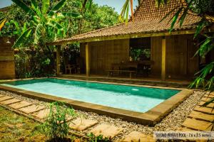 Wahyu lux honeymoon joglo 2