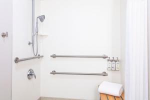 Holiday Inn Express - San Antonio Airport by IHG