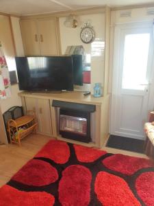 Red 2 Caravan Ingoldmells 6 berth 3 bedrooms