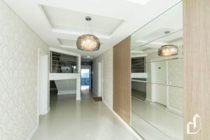 Apartamento com 03 dormitórios