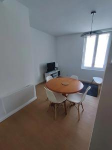 Appartements Le Sarcoui - Appartement tout confort proche de la Gare : photos des chambres