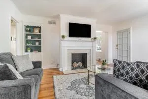 *NEW* Charming Memphis Bungalow near Cooper Young - Aulon