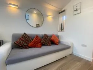 Lovely and Modern Studio Apartment. - South Mimms