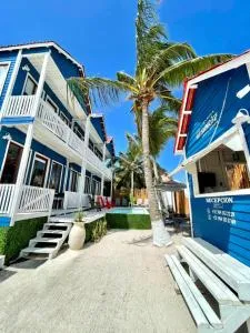 Marina Sunrise - Chiquila