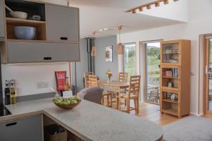 Cuillrigh - Luxury house, loch & mountain views