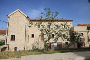 Apartments with a parking space Jelsa, Hvar - 8713